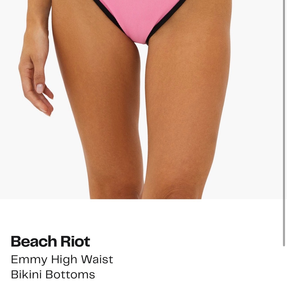 Beach Riot Pink High Waist Bikini Bottoms
BEACH RIOT
Color: Amour Colorblock - Picture 5 of 9